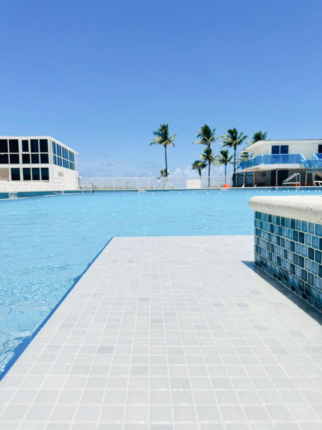 Castle 1733 Ocean View Studio With Direct Beach Access, Pool, Tennis & Free Parking Miami Beach Exteriör bild